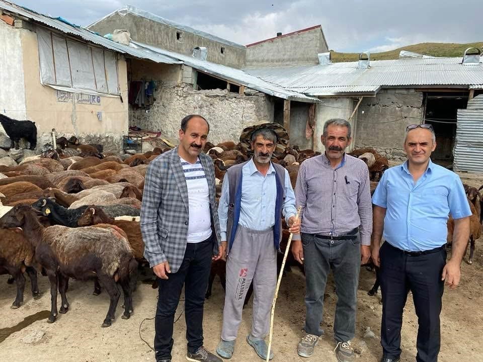 agrili-ciftcilere-mujde-yetistiricilere-yuzde-50-hibeli-makine-ve-uygun-fiyatli-hayvan-ilaclari-destegi