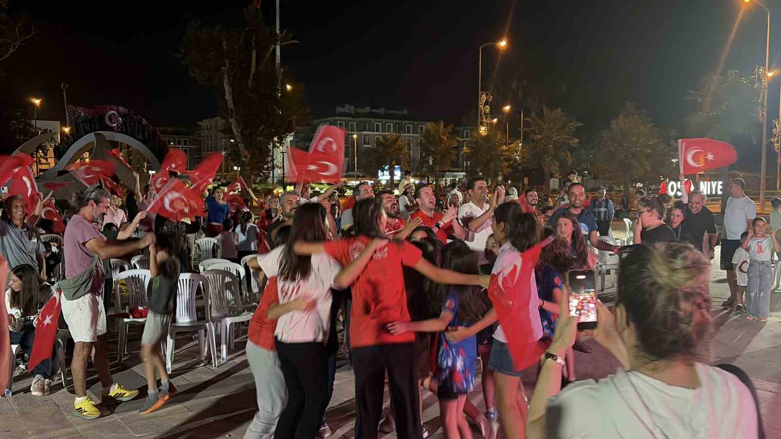 filenin-sultanlari-nin-avrupa-sampiyonlugu-osmaniye-de-coskuyla-kutlandi