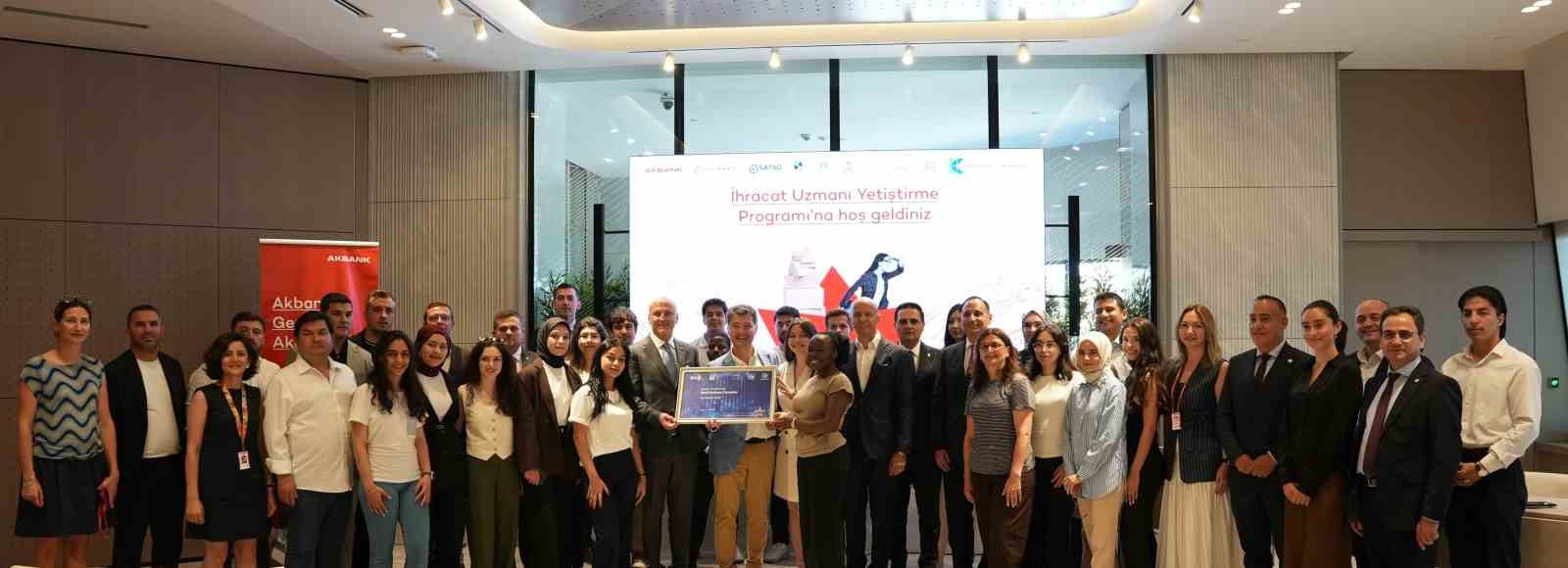 akbank-genclik-akademisi-nin-export-talent-programi-tamamlandi