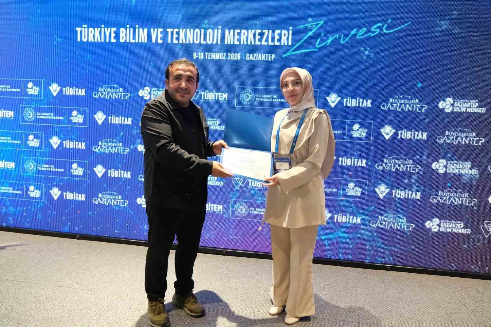 bilim-usak-ekibi-5-turkiye-bilim-ve-teknoloji-merkezleri-zirvesi-ne-katildi