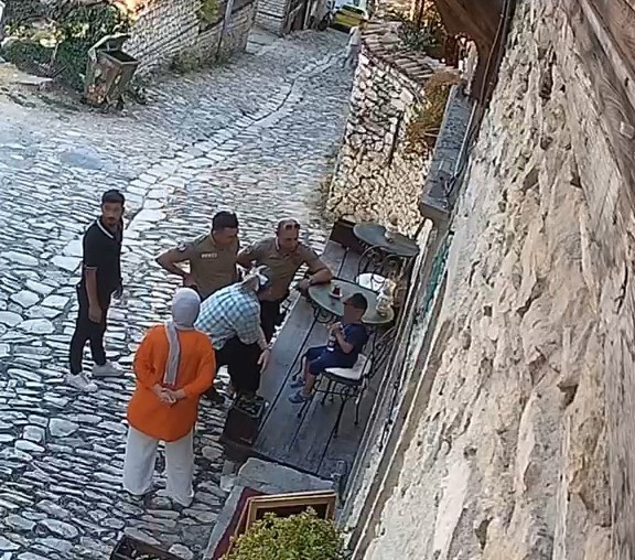 kayip-aras-a-anne-sefkati-polis-gelene-kadar-basindan-ayrilmadi