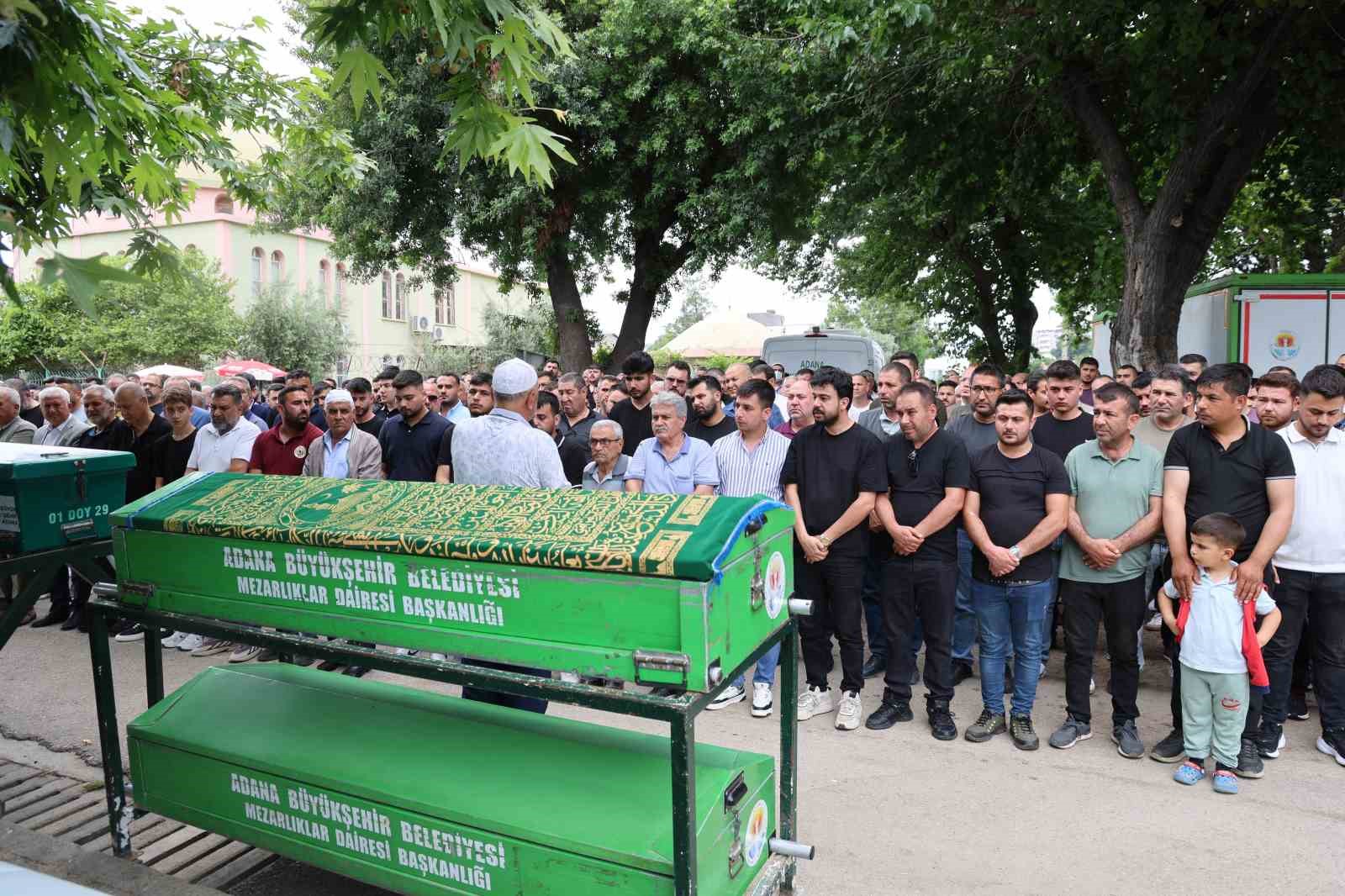 babasi-tarafindan-vurularak-hayatini-kaybeden-genc-defnedildi