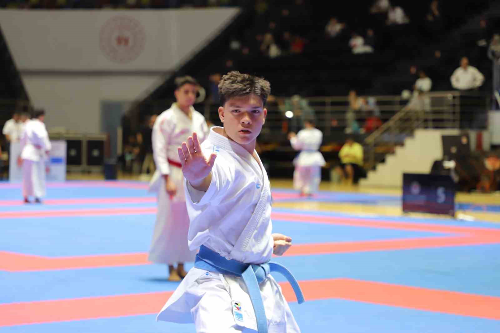 samsun-da-bin-247-karate-sporcusunun-madalya-mucadelesi