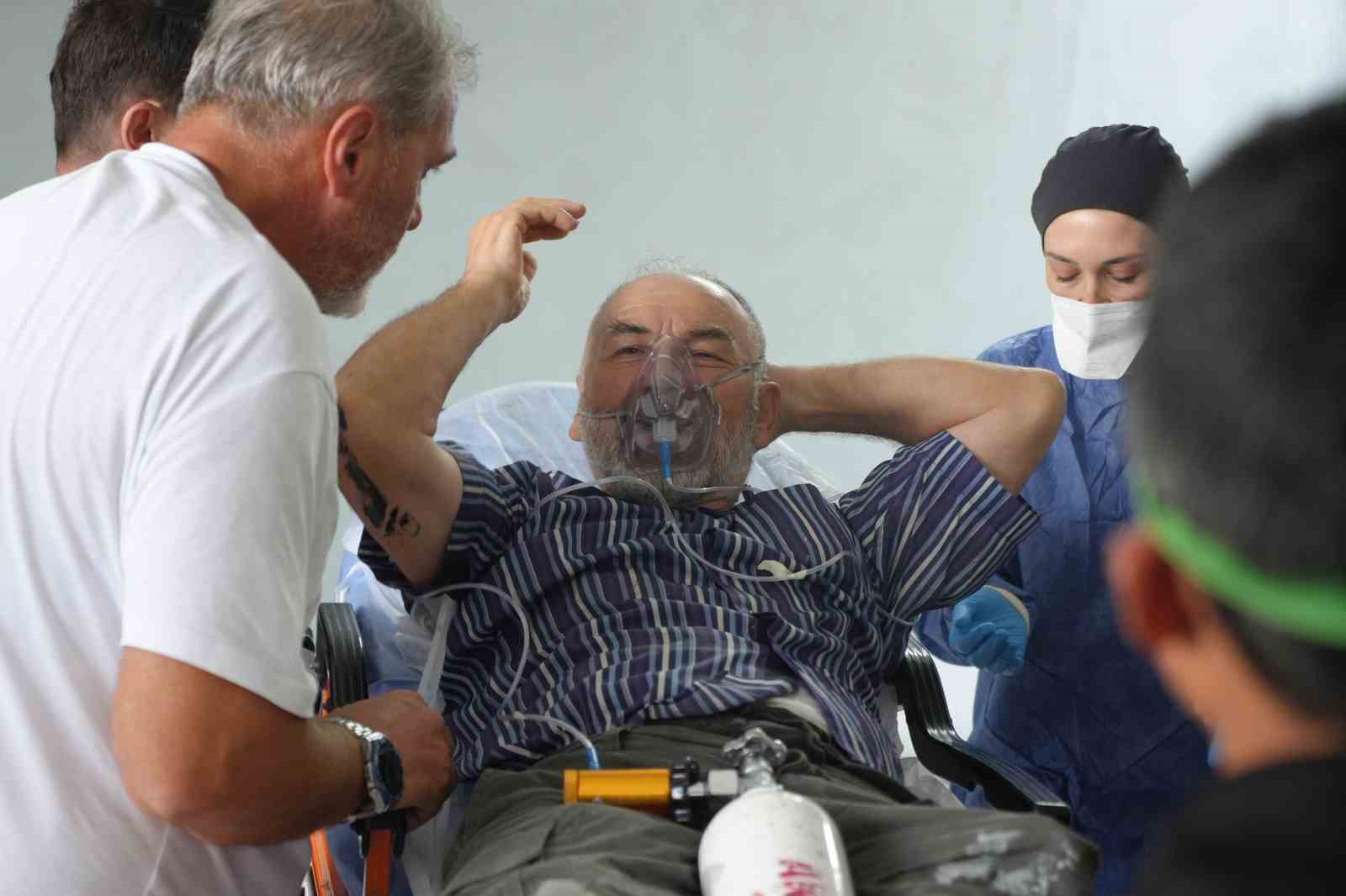 insaatin-bodrum-katina-boya-tasiyan-2-isci-kokudan-bayginlik-gecirdi