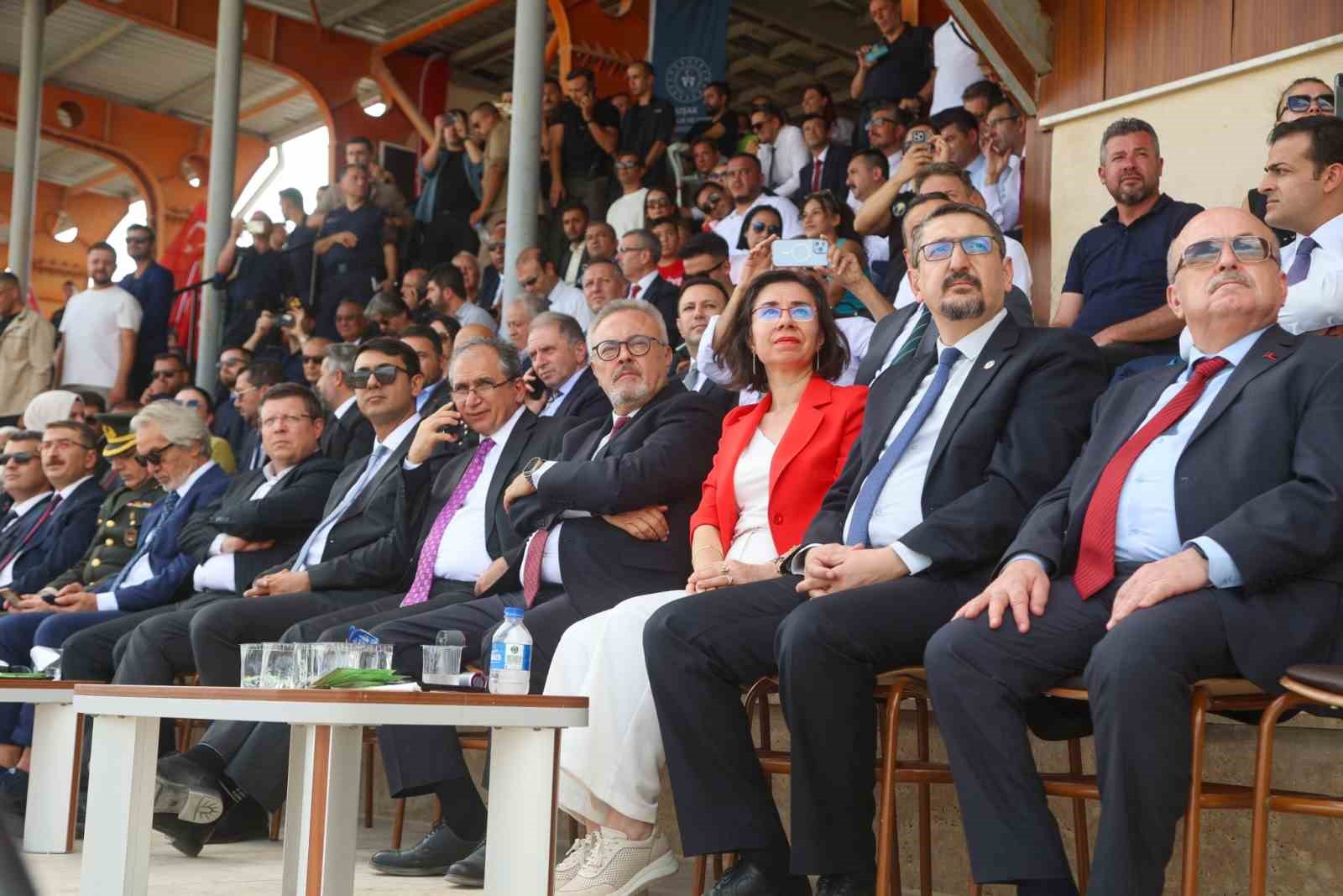 usak-in-kurtulusunun-104-yili-kutlandi
