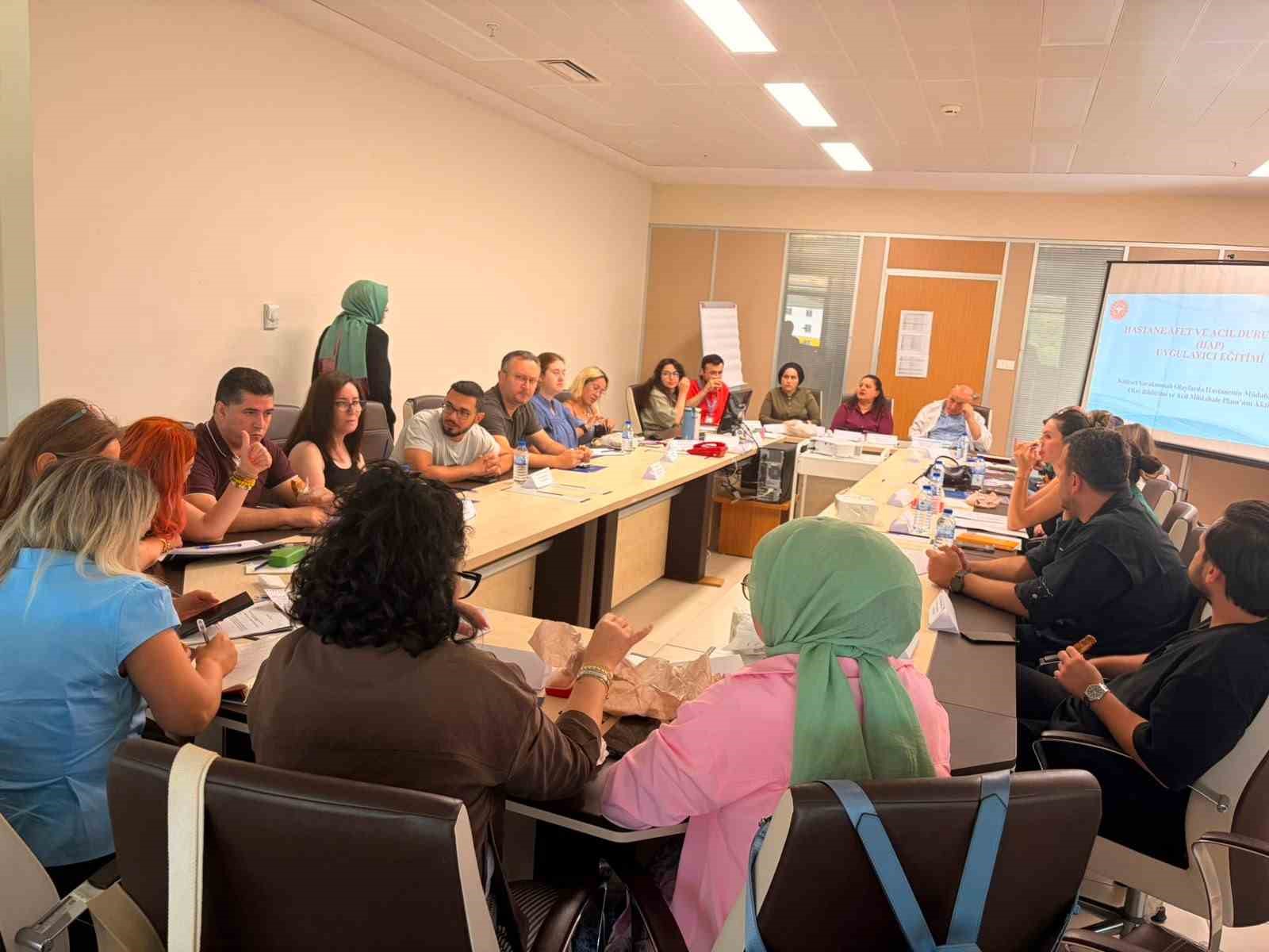 hastane-afet-planlari-uygulayici-egitimi-duzenlendi