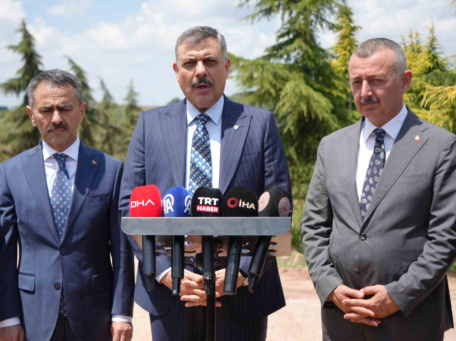 bakan-ciftci-turkiye-de-sahipsiz-sokak-hayvanlarinin-yuzde-92-35-i-artik-barinaklarda