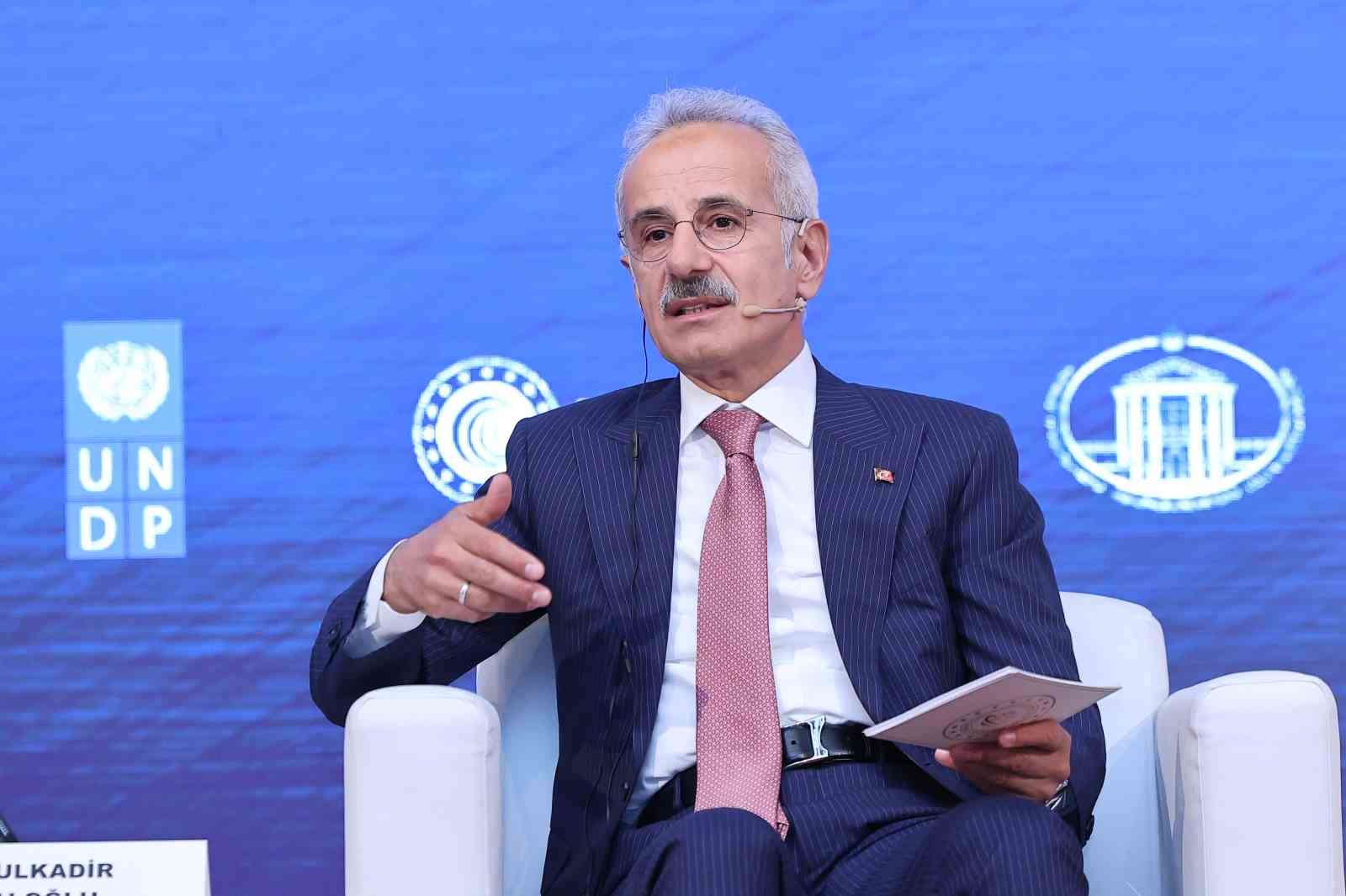 bakan-uraloglu-turkiye-kuzey-makedonya-is-ve-yatirim-forumu-nda-konustu