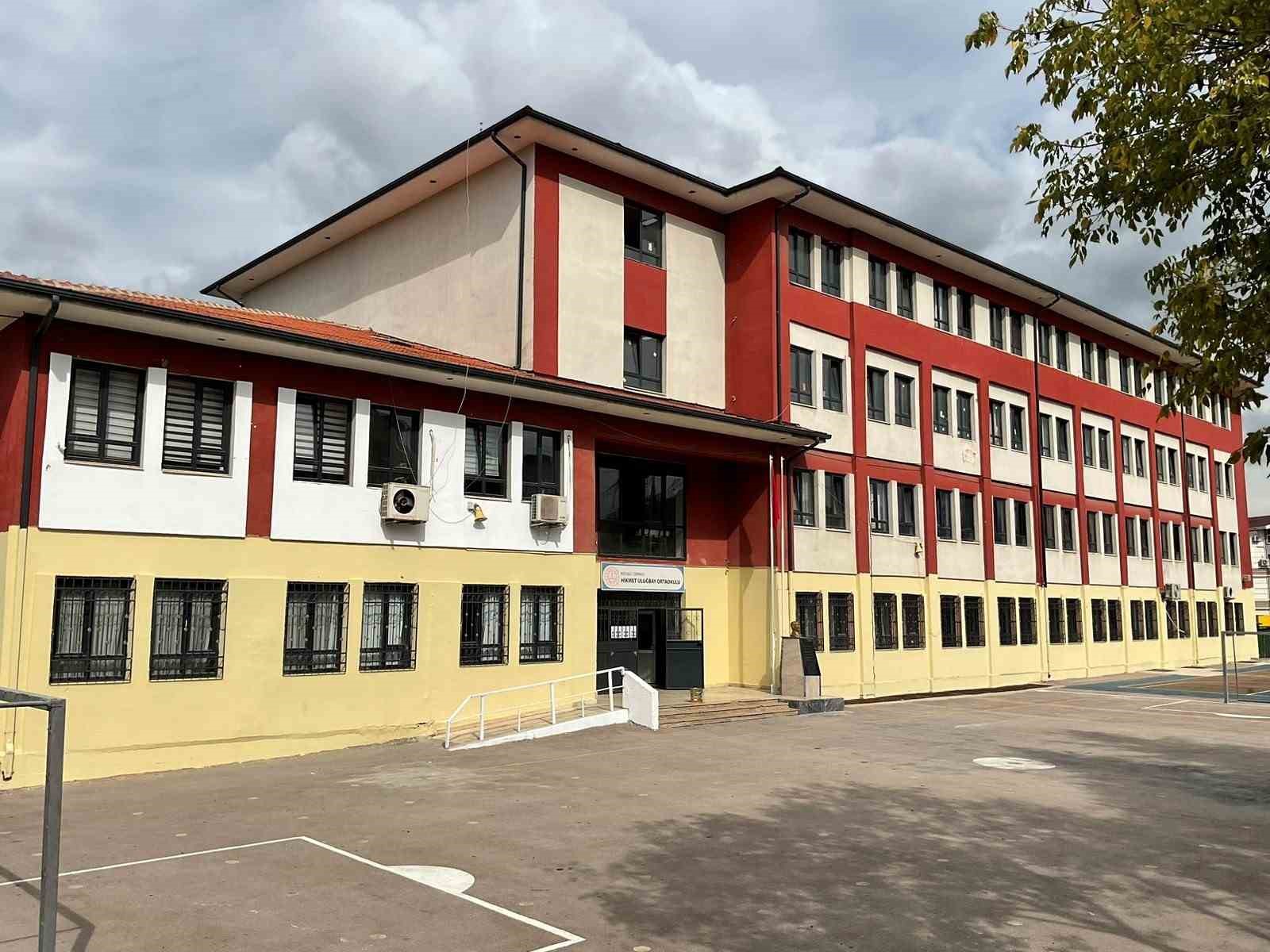 buyuksehir-den-139-okula-boya-destegi