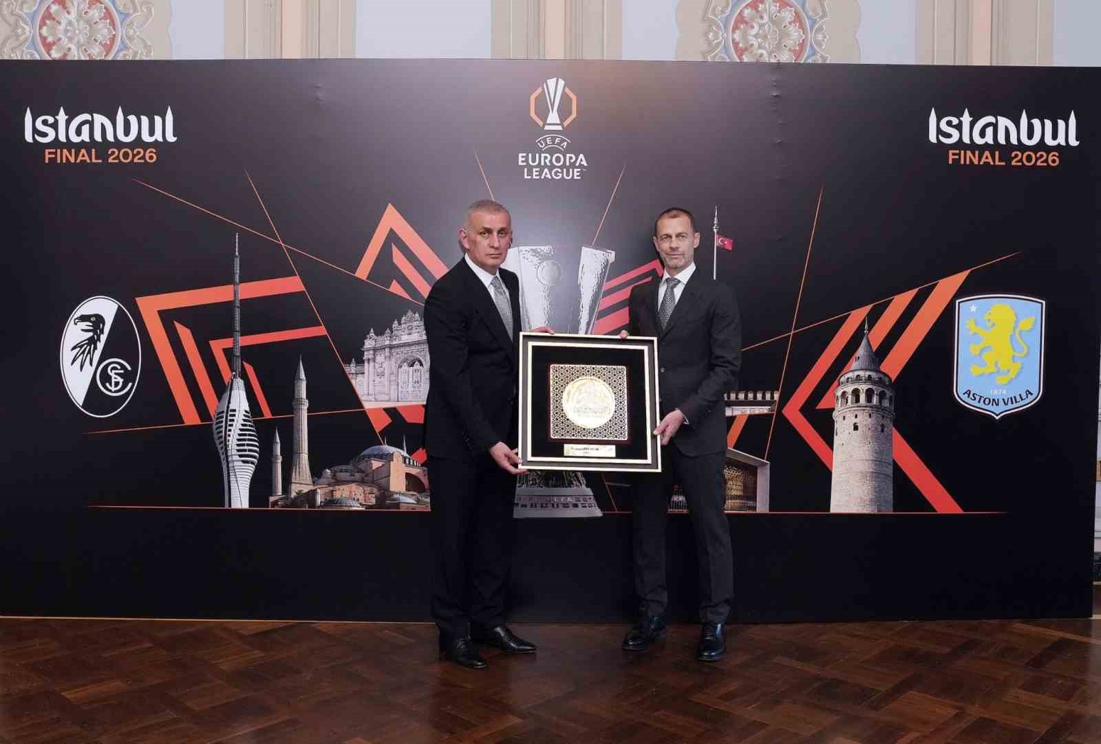 uefa-avrupa-ligi-finali-gala-yemegi-duzenlendi
