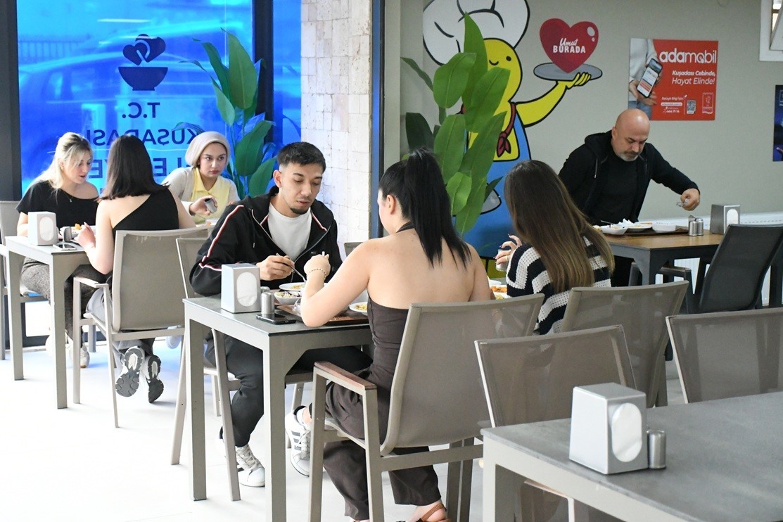kusadasi-nda-kent-lokantasi-her-gun-500-kisiyi-agirliyor