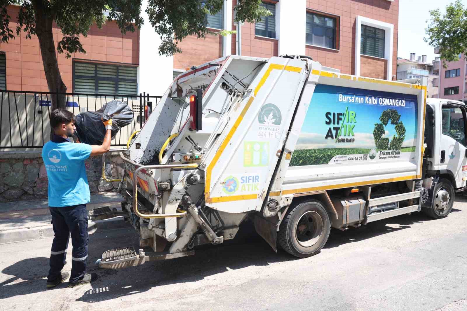 osmangazi-de-cop-evden-2-5-ton-geri-donusum-atigi-cikarildi