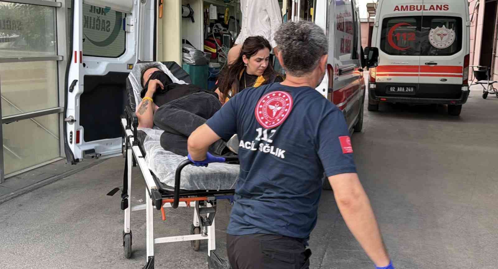 siddete-maruz-kalan-kadini-kurtarmak-isterken-bicaklandi