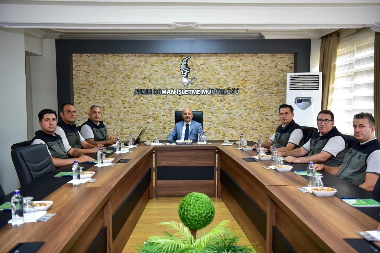 vali-varol-aydin-orman-isletme-mudurlugu-nde-calismalari-degerlendirdi