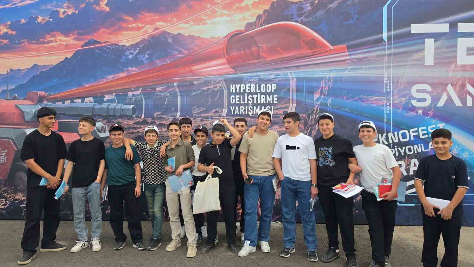 cizreli-ogrenciler-teknofest-coskusunu-yerinde-yasadi