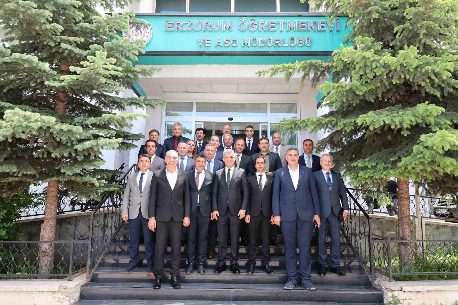 ilce-milli-egitim-mudurleriyle-yilsonu-degerlendirmesi