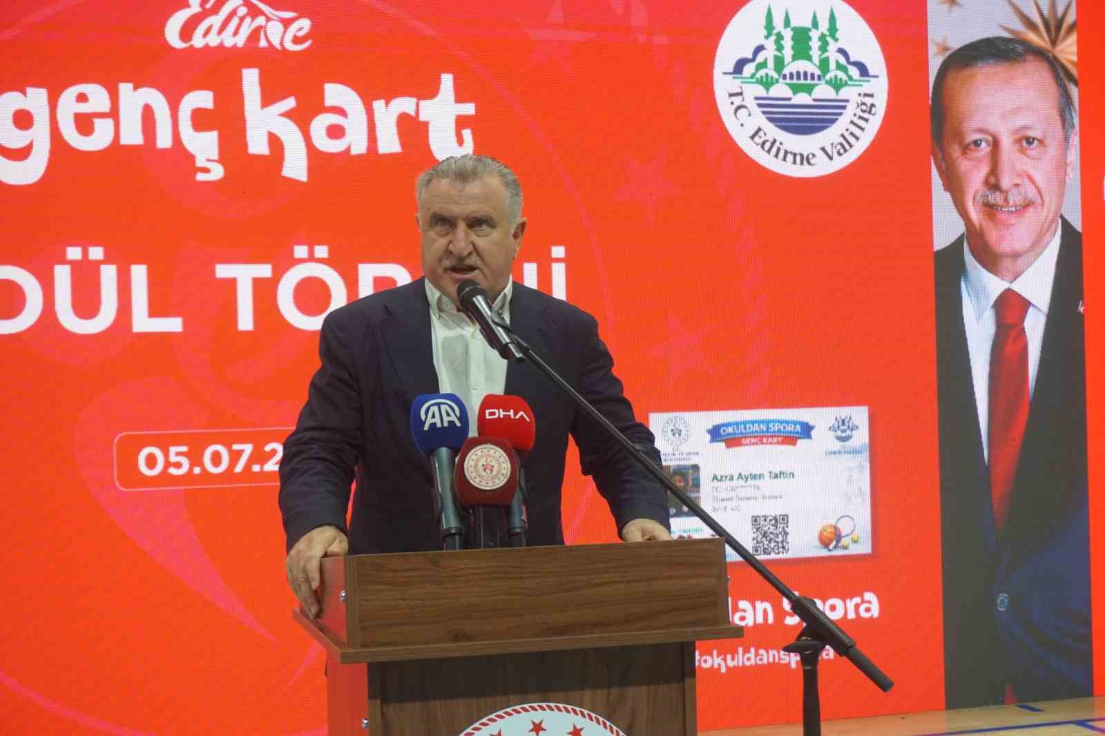 bakan-osman-askin-bak-en-buyuk-hedefimiz-gencleri-spora-yonlendirerek-kotu-aliskanliklardan-uzak-tutmak