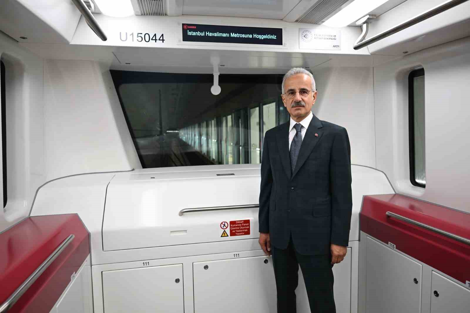ulastirma-ve-altyapi-bakani-uraloglu-120-kilometre-hiza-ulasan-bir-rayli-metro-hattindan-bahsediyoruz