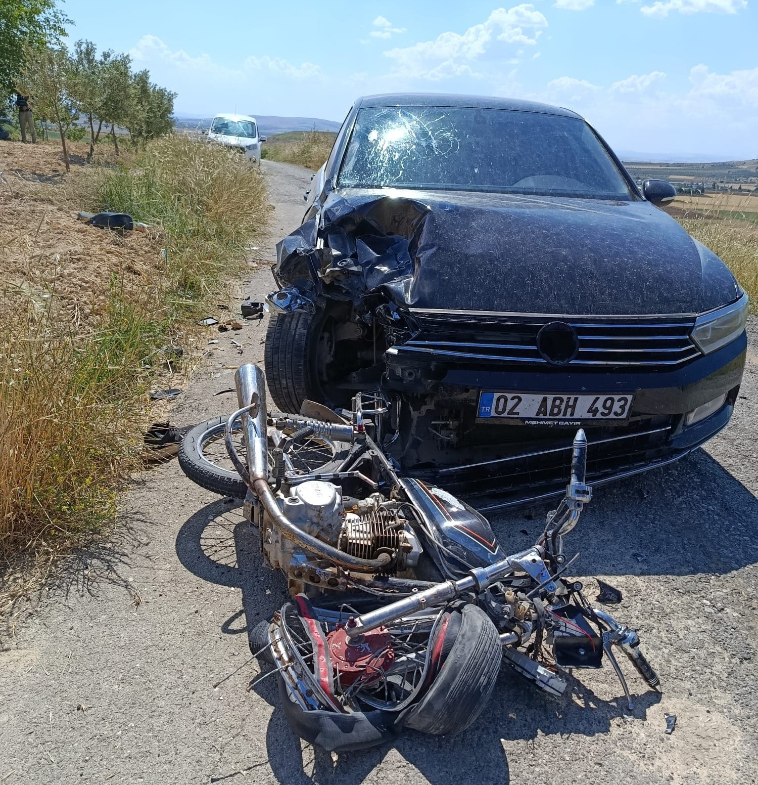 otomobil-ile-motosiklet-carpisti-2-agir-yarali