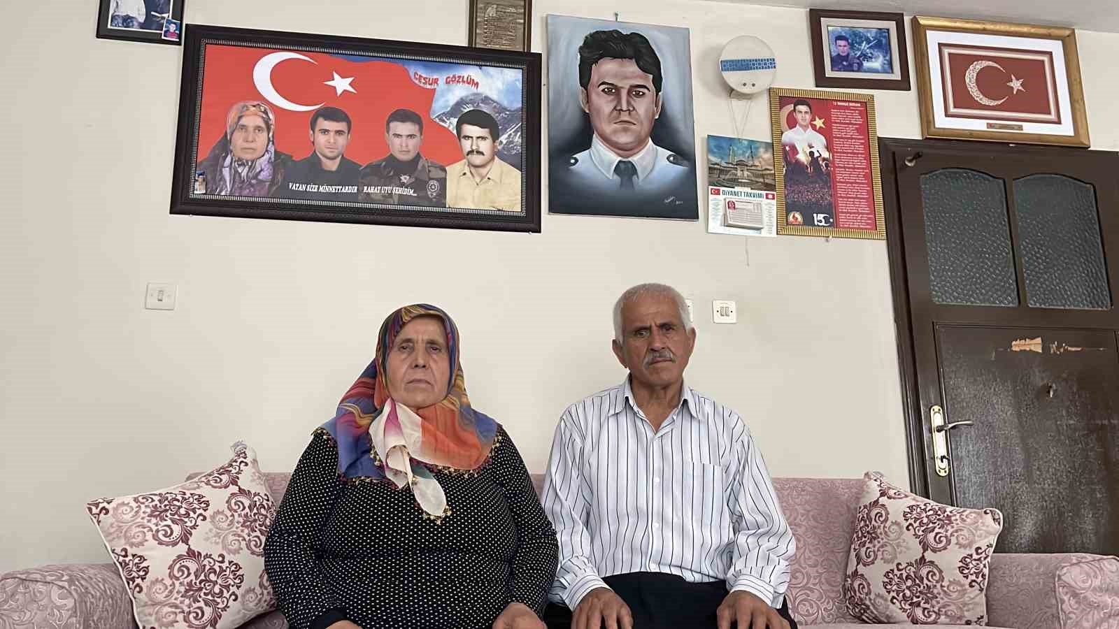 15-temmuz-sehidinin-annesi-benim-kuzum-bir-gitti-bin-tane-kardes-birakti-bana