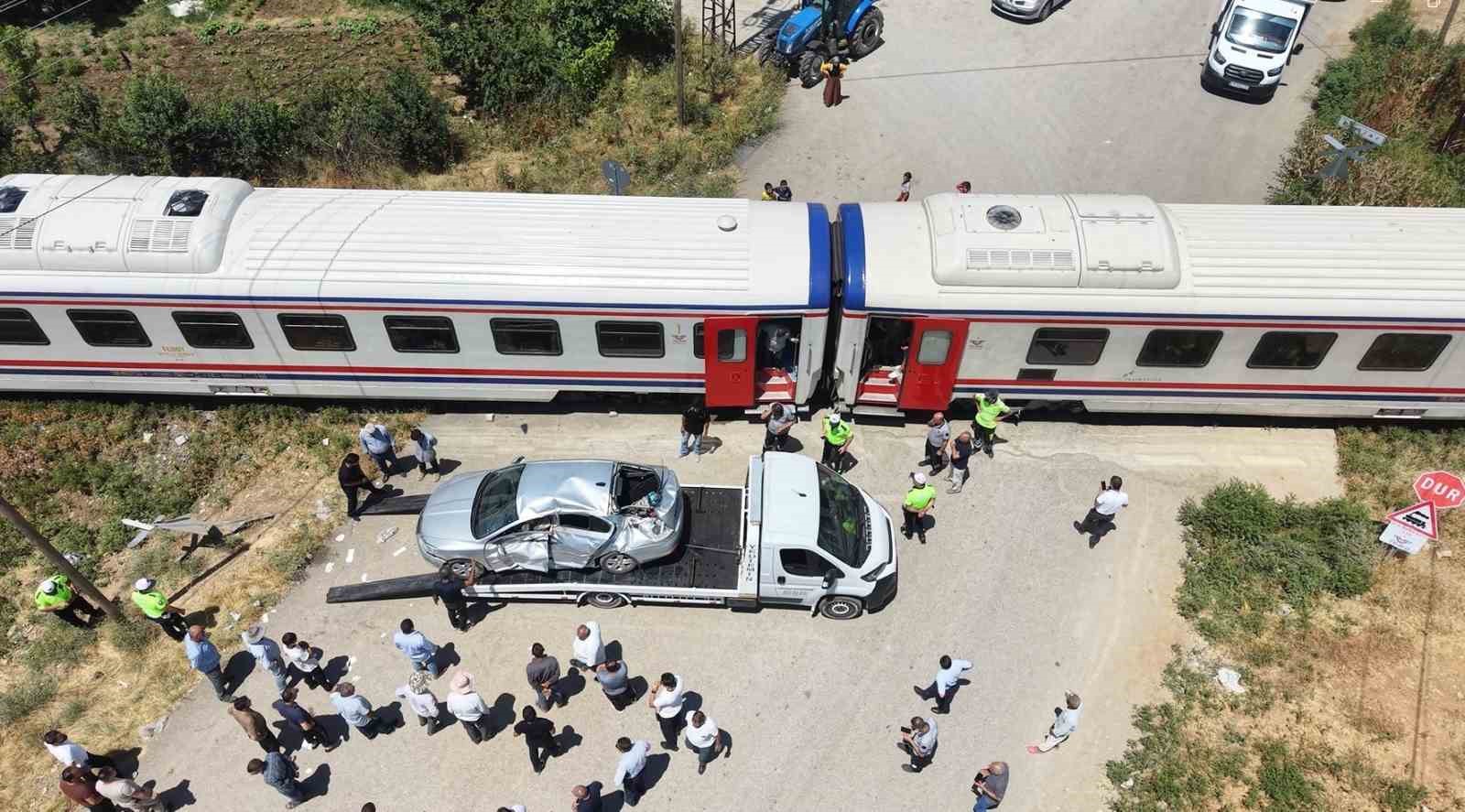 mus-ta-tren-otomobile-carpti-3-yarali