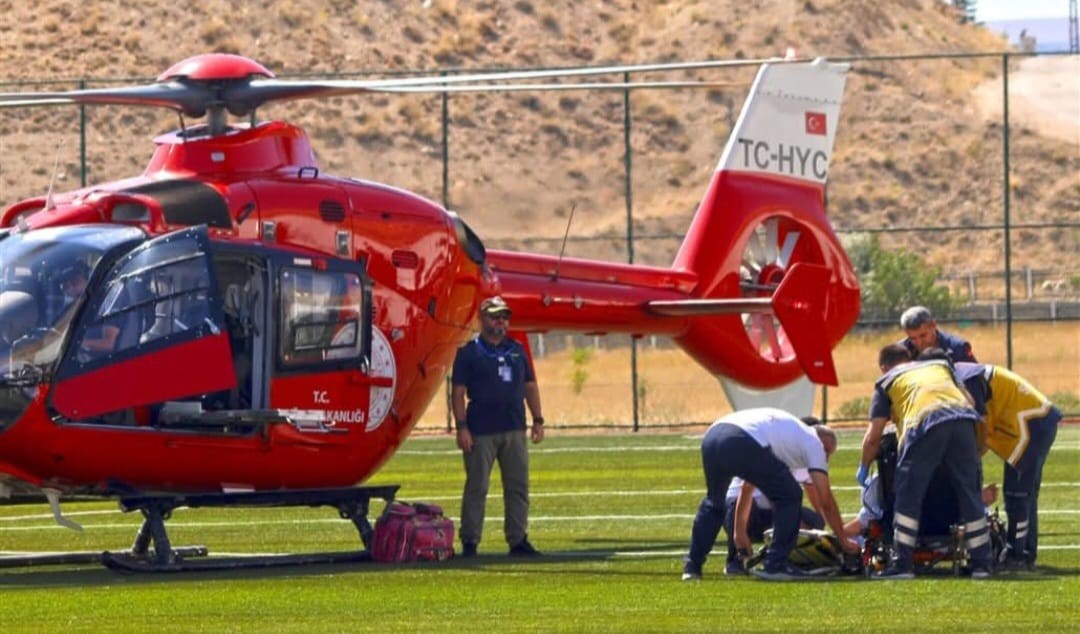 darende-de-kalp-krizi-suphesi-bulunan-hasta-hava-ambulansiyla-sevk-edildi