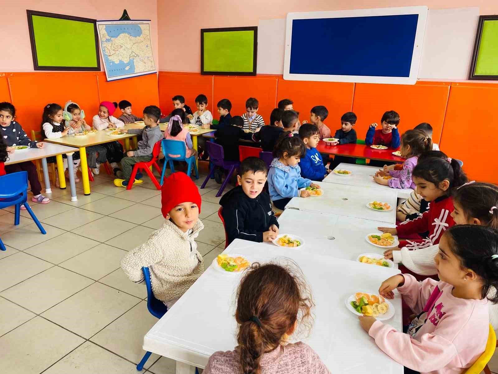 okula-yeni-baslayan-cocuklarda-kaygiya-dikkat