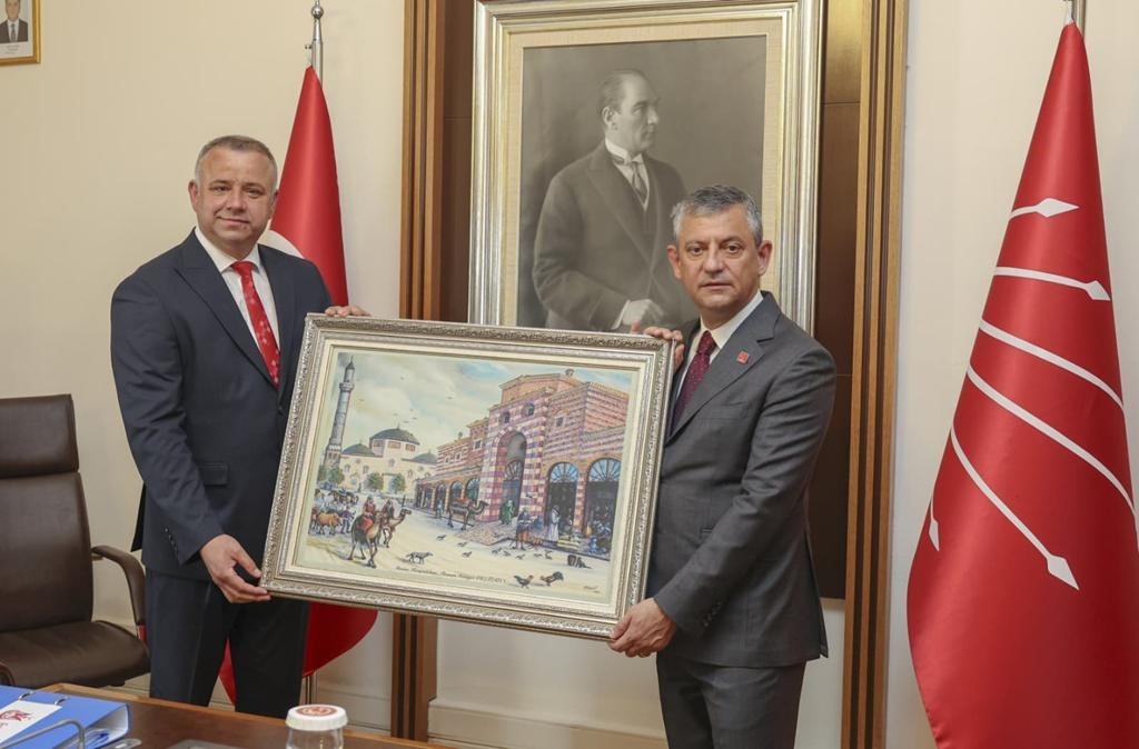 muhtarlarin-tbmm-ve-anitkabir-ziyaretinde-duygu-dolu-anlar