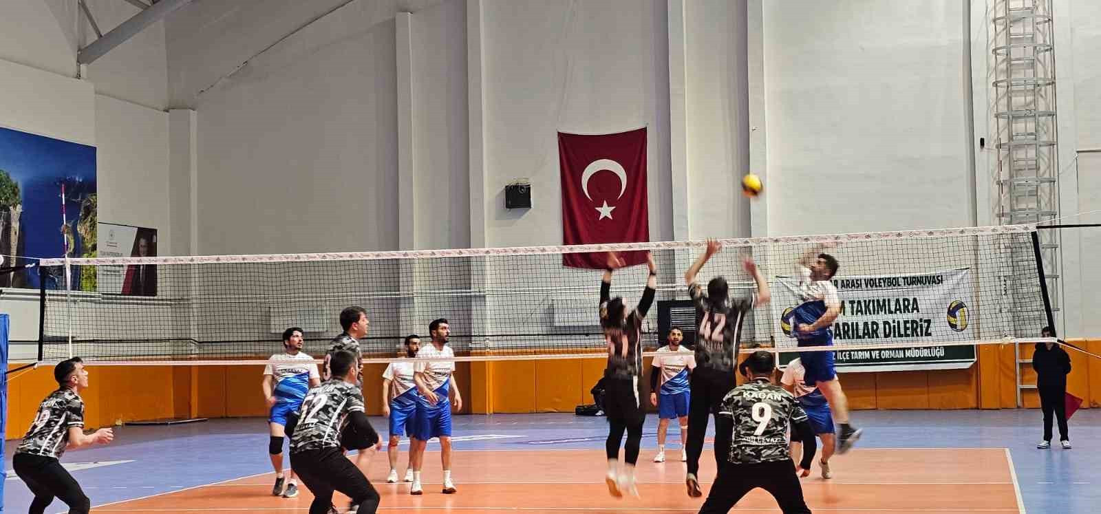 adilcevaz-da-kurumlar-arasi-turnuvanin-sampiyonu-jandarma-oldu