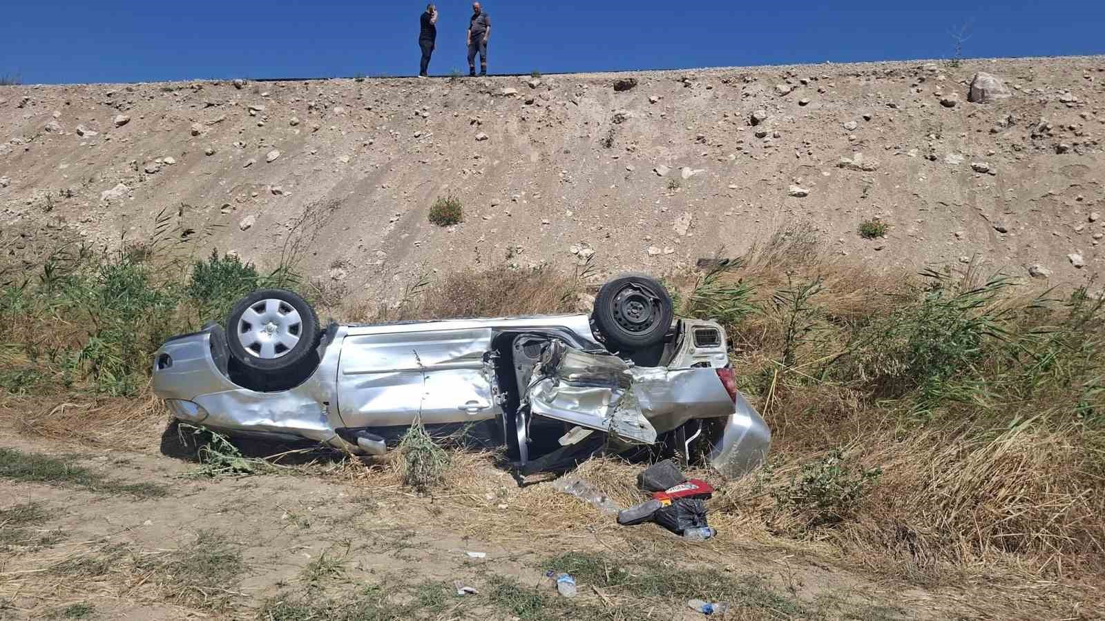 emet-hisarcik-kara-yolunda-trafik-kazasi-3-kisi-yaralandi
