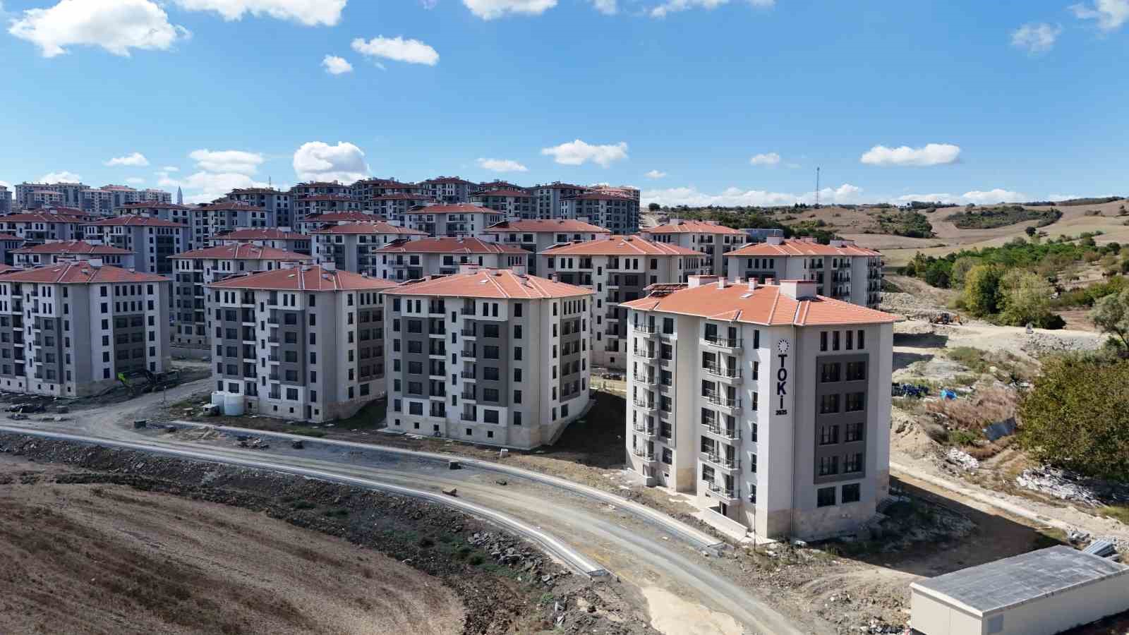 istanbul-da-kiralik-sosyal-konut-basvurulari-basladi-arnavutkoy-deki-90-konut-havadan-goruntulendi