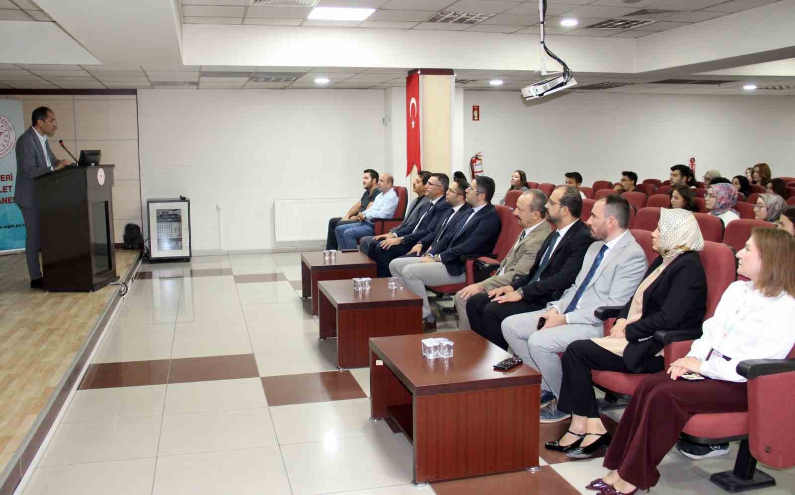 devlet-hastanesi-nde-yeni-atanan-pratisyen-hekimlere-oryantasyon-egitimi