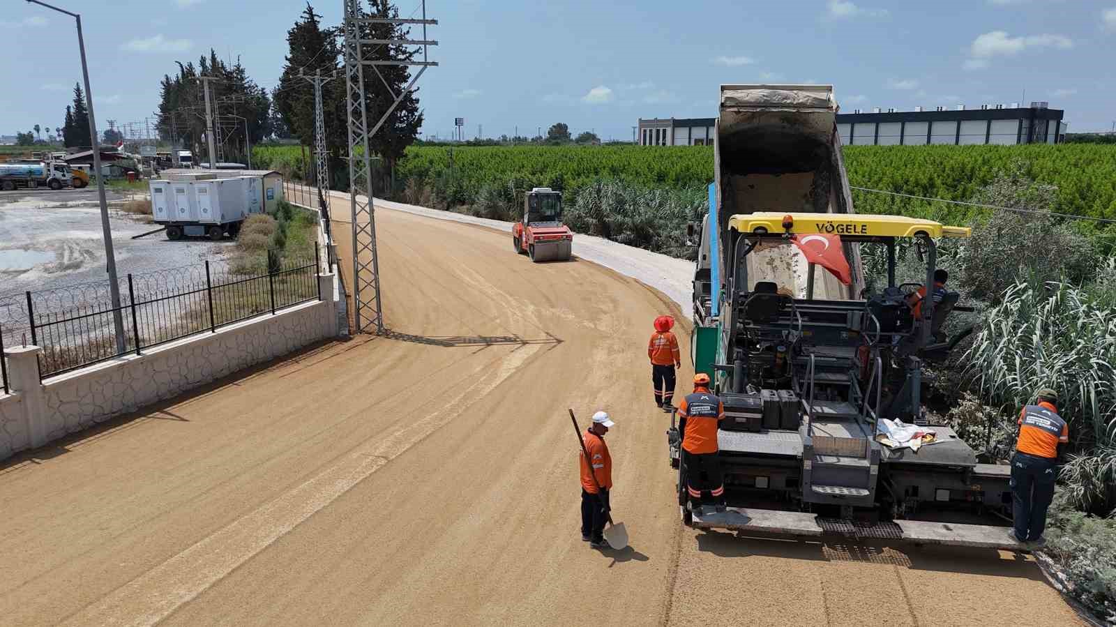 mersin-de-4-mahallenin-ortak-kullandigi-yol-yenilendi