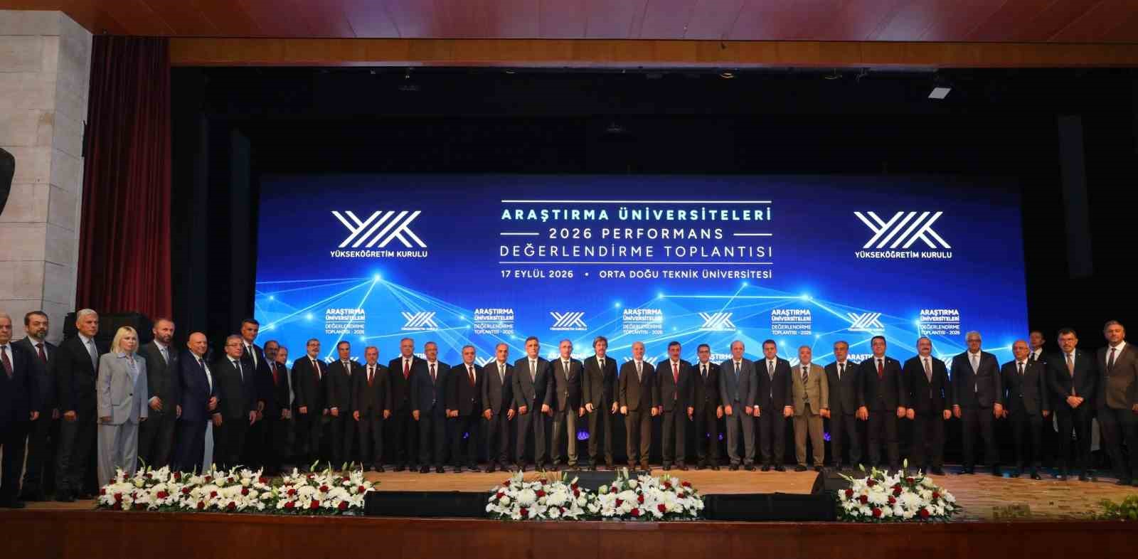 arastirma-universiteleri-siralamasinda-tarihi-yukselis-ataturk-universitesi-devler-liginde-3-basamak-birden-yukselerek-13-sirada-yer-aldi