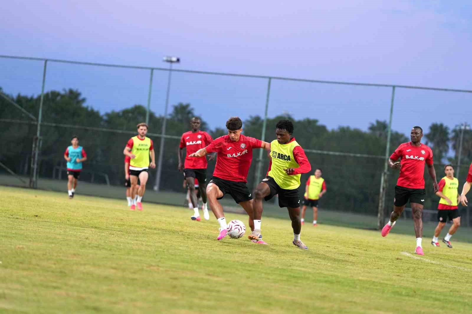 corum-fk-nin-antalya-kampi-basladi