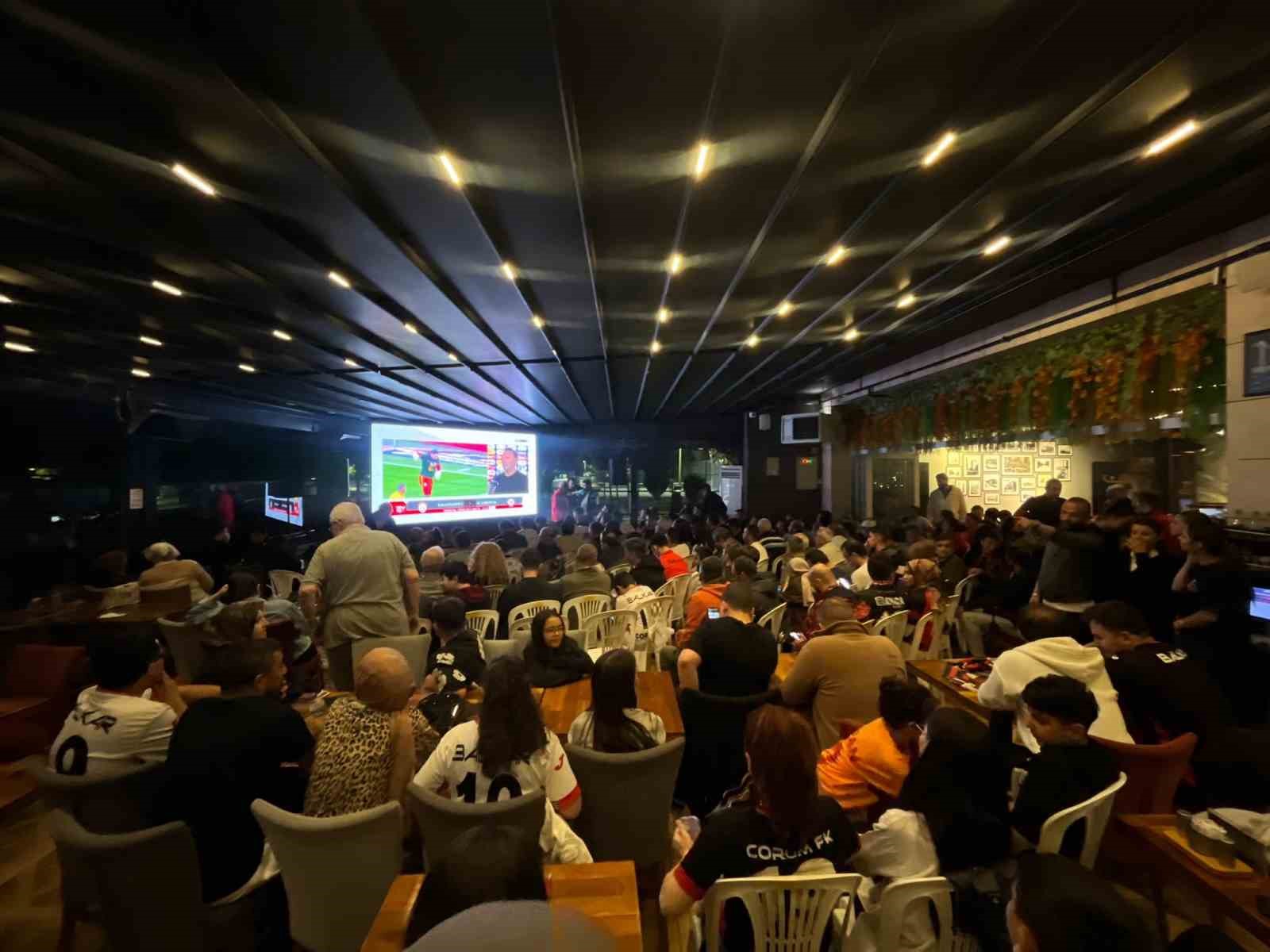 tarihinde-ilk-kez-super-lig-macina-cikan-corum-fk-ya-taraftarindan-buyuk-destek