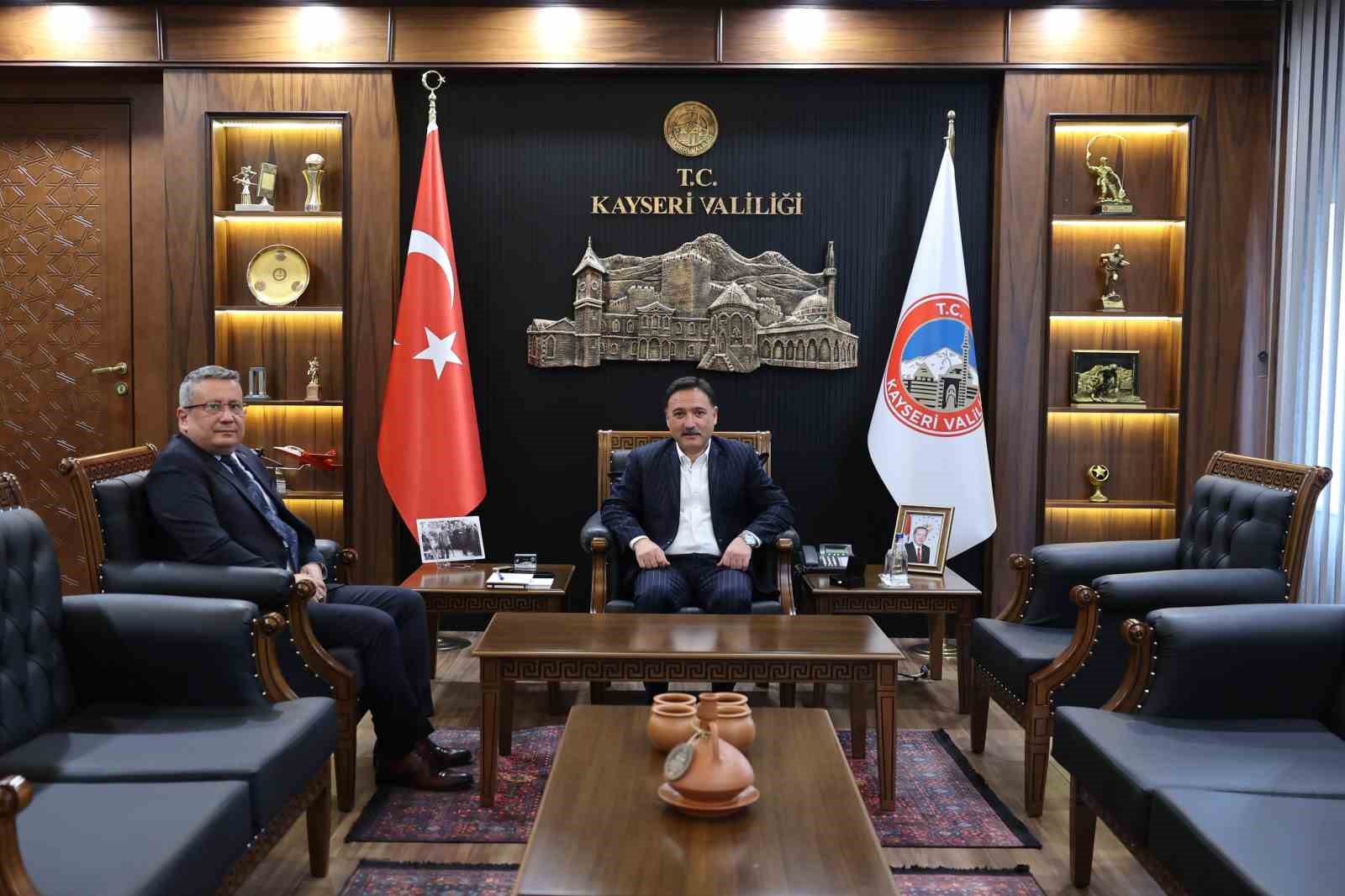 vali-cicek-il-emniyet-muduru-sinan-ergen-i-kabul-etti