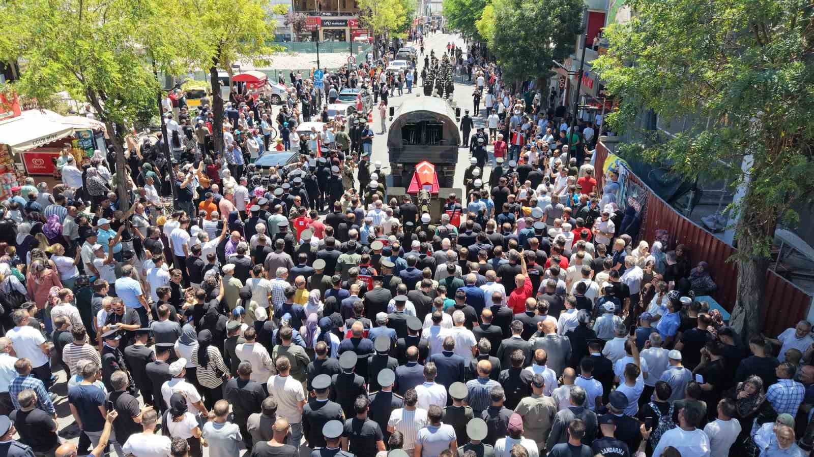 aksarayli-sehit-torenle-son-yolculuguna-ugurlandi