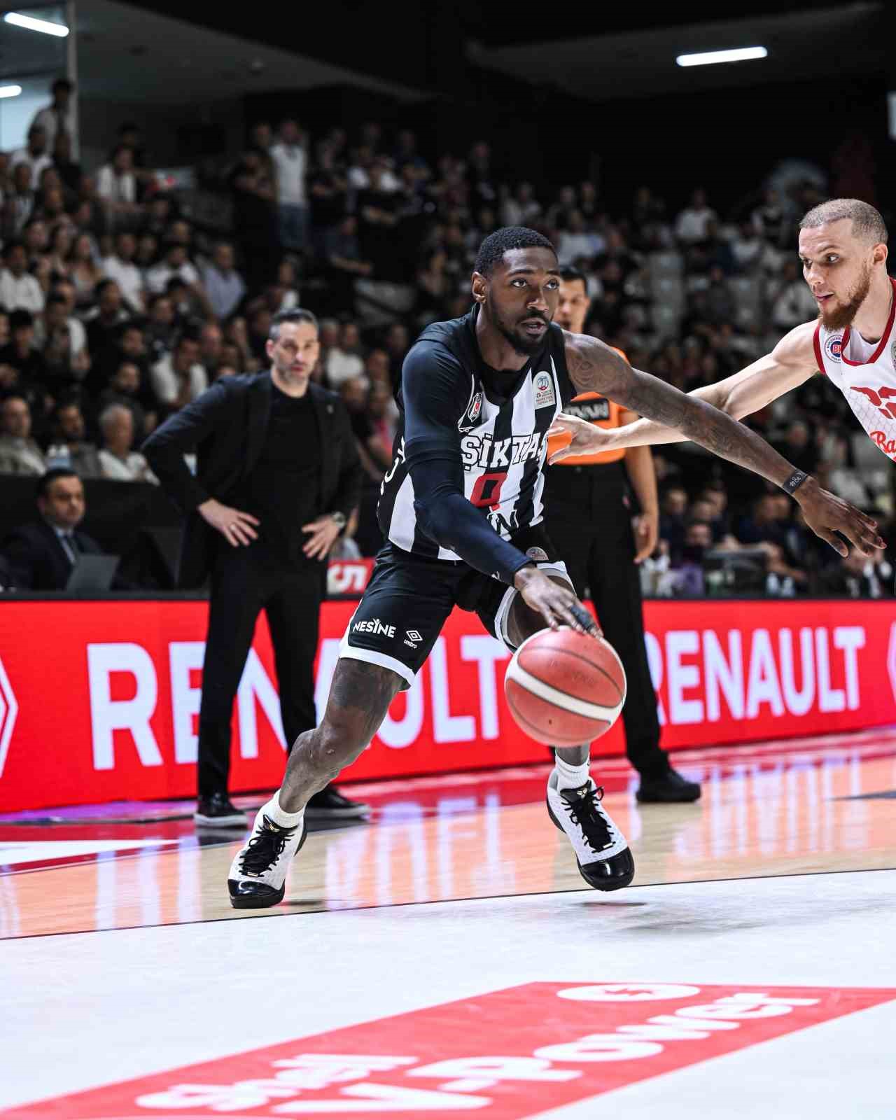 besiktas-adinin-finale-yazdirdi