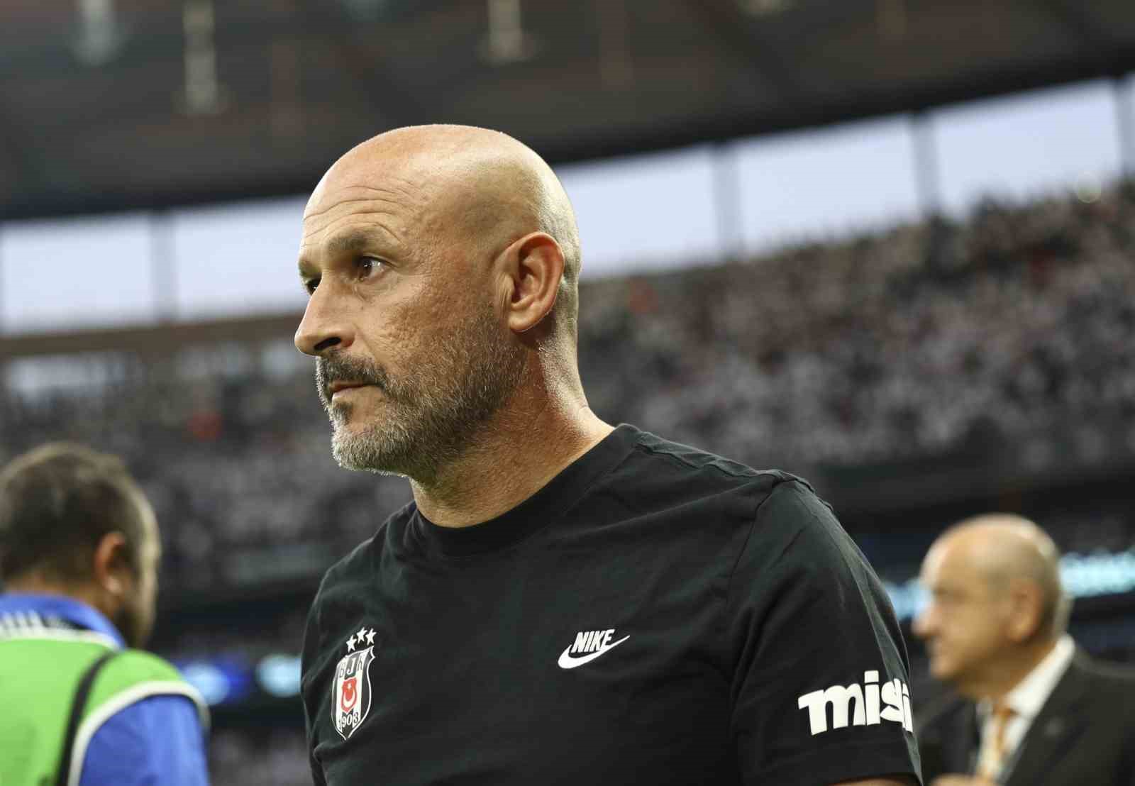 besiktas-tribunlerinden-vincenzo-italiano-ya-destek