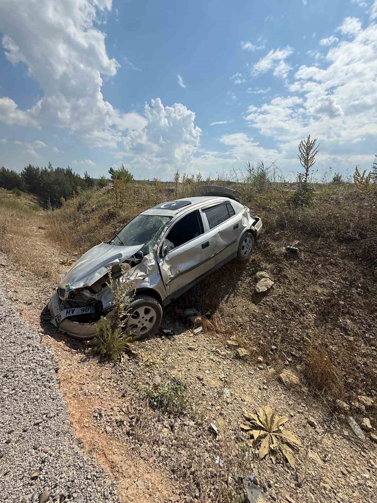 gordes-cevre-yolunda-kaza-1-yarali