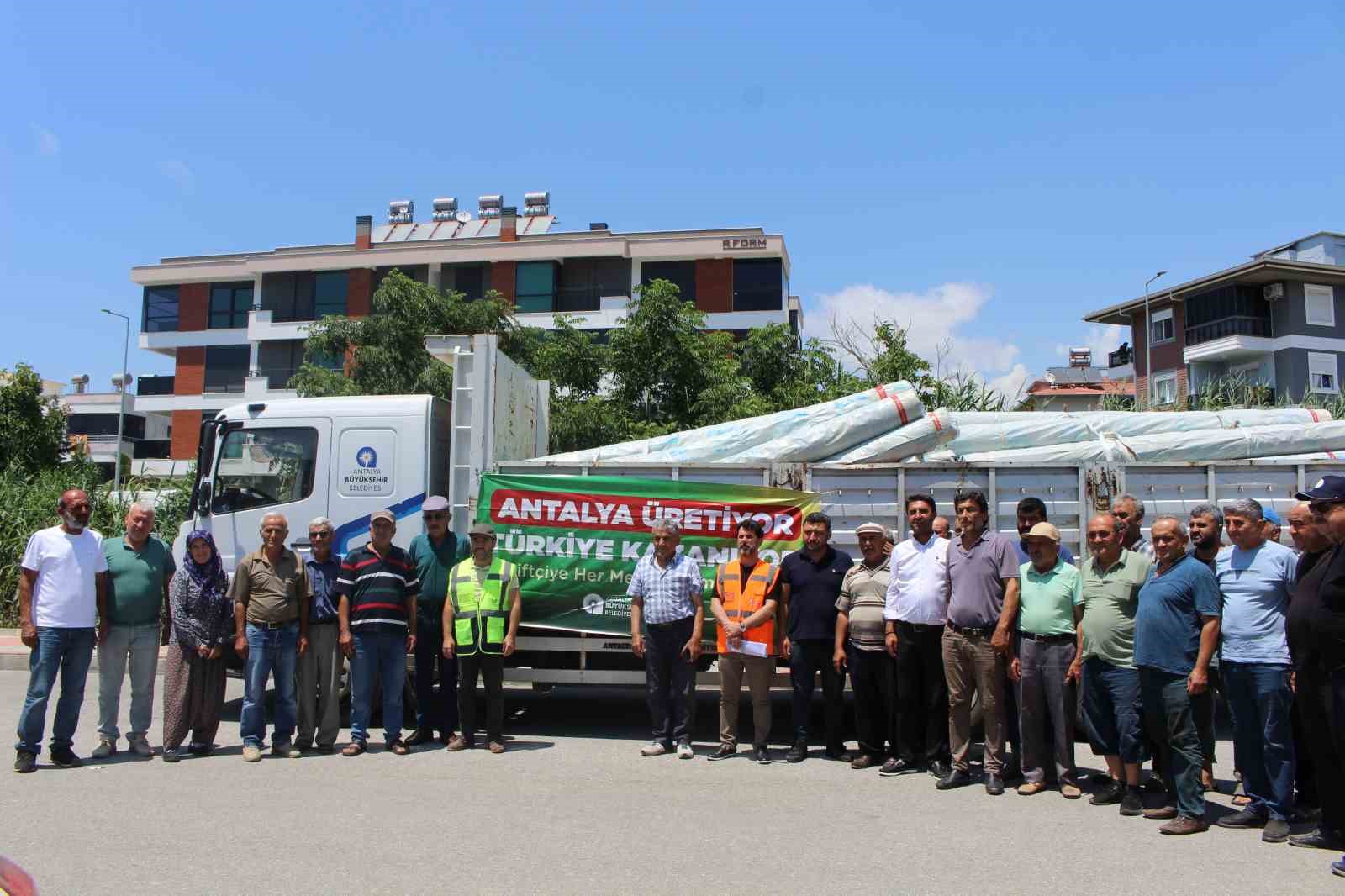 buyuksehir-den-gazipasali-ureticilere-naylon-destegi
