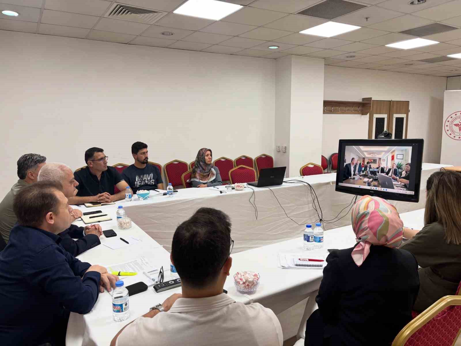 erzincan-da-evde-saglik-hizmetleri-ve-katki-paylari-degerlendirildi