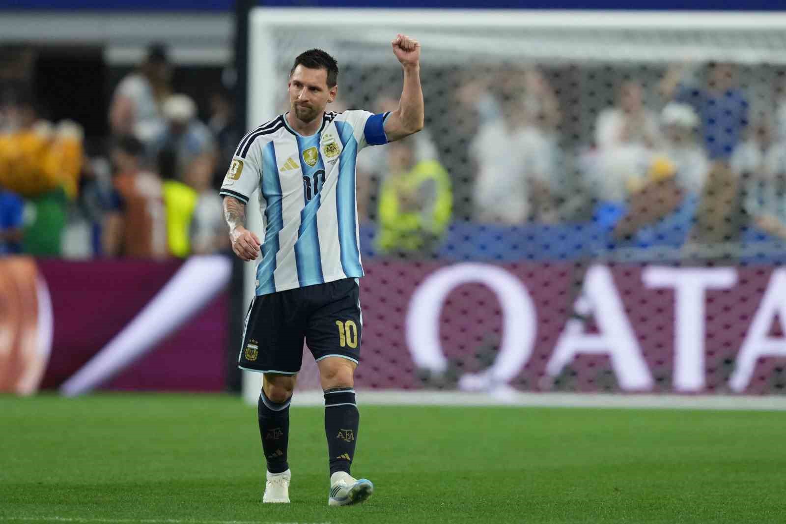 arjantin-de-lionel-messi-icin-saygi-durusu-yapilacak