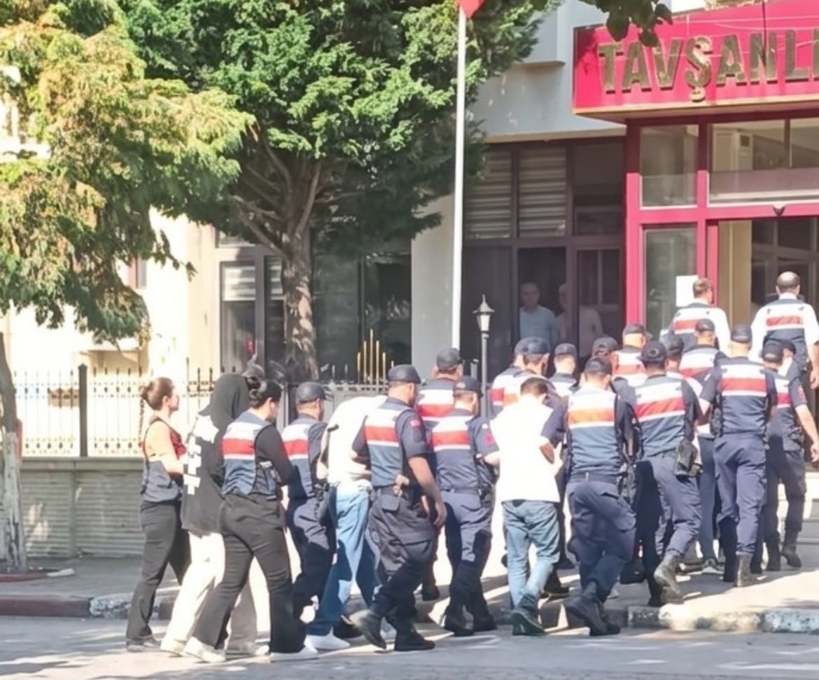 kutahya-da-yasa-disi-bahis-operasyonu-8-supheli-adli-kontrolle-serbest