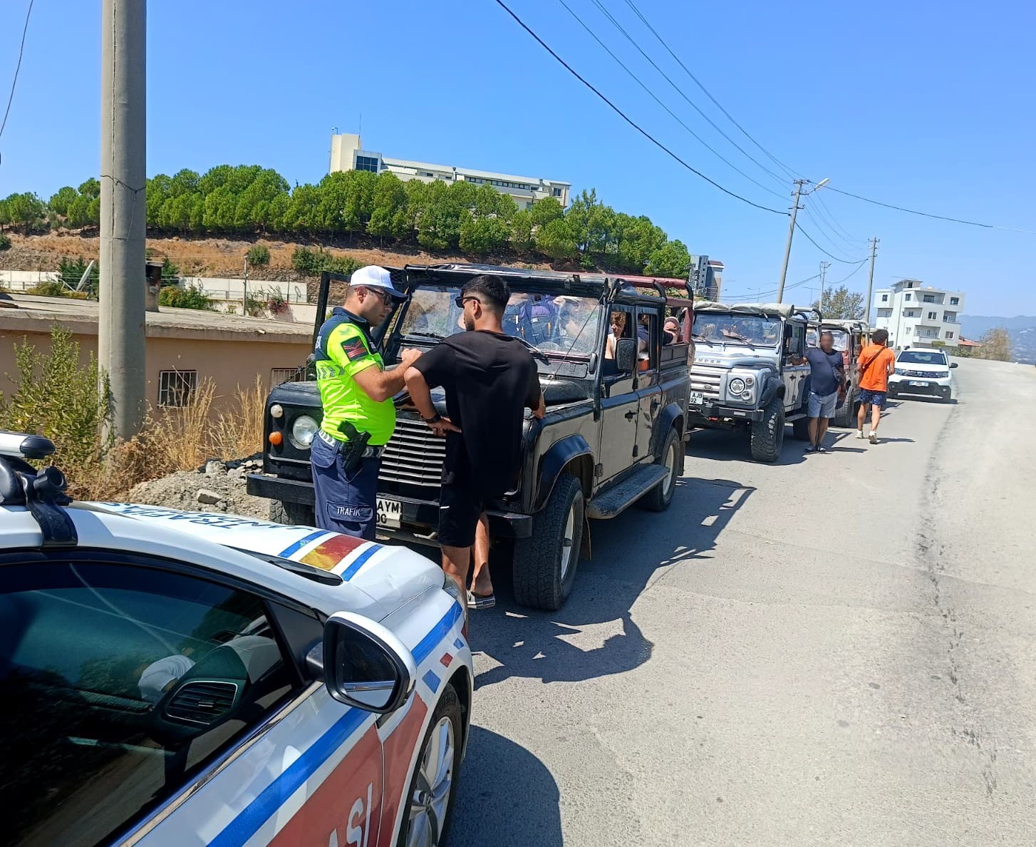 alanya-da-safari-araclarina-denetim-5-araca-233-bin-tl-ceza