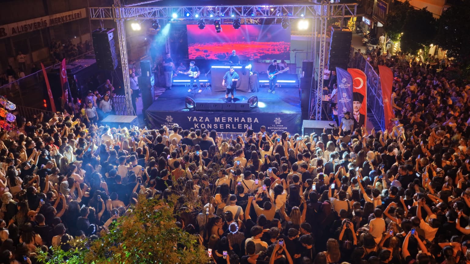 aydin-buyuksehir-belediyesi-nazillili-vatandaslari-yaz-konserinde-bulusturdu