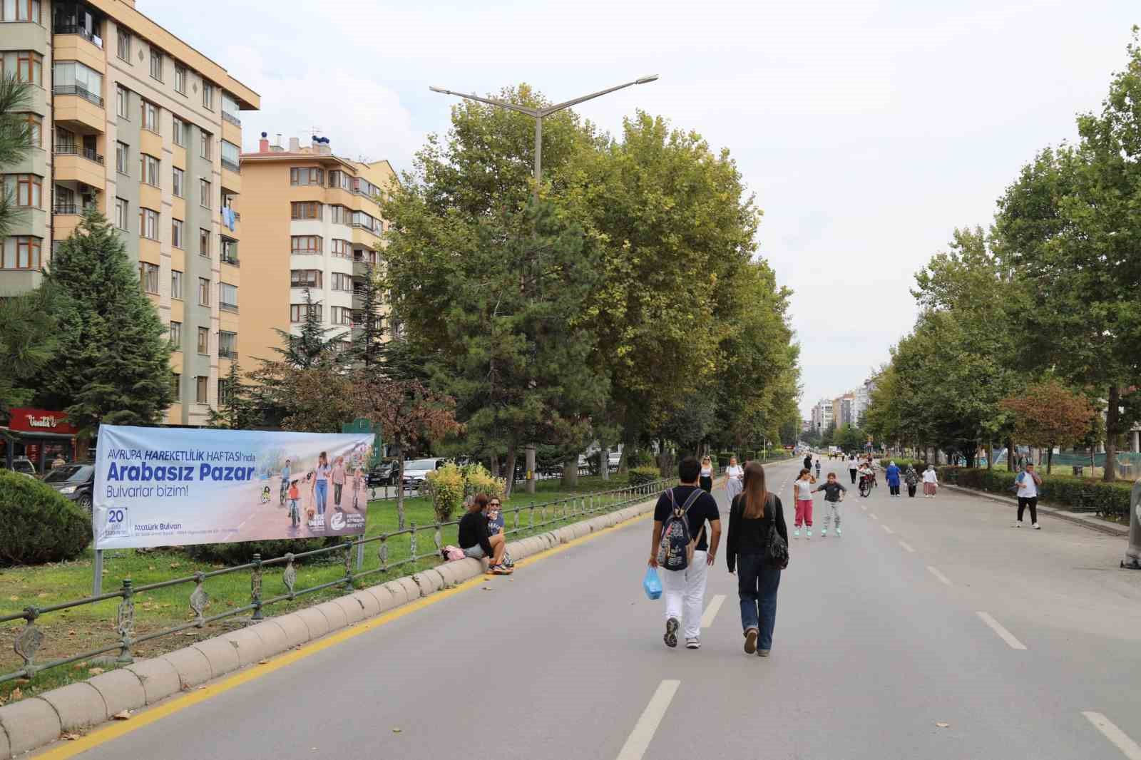 arabasiz-pazar-da-bulvarlar-yayalarin-oldu