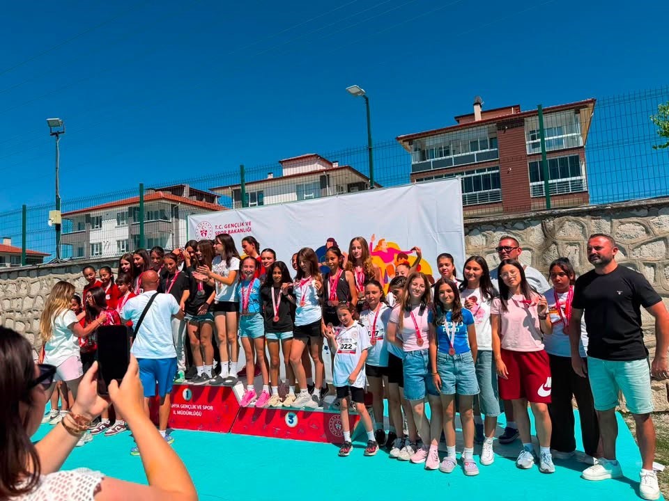 anadolu-yildizlar-ligi-nde-bilecikli-atletler-yari-finale-yukseldi