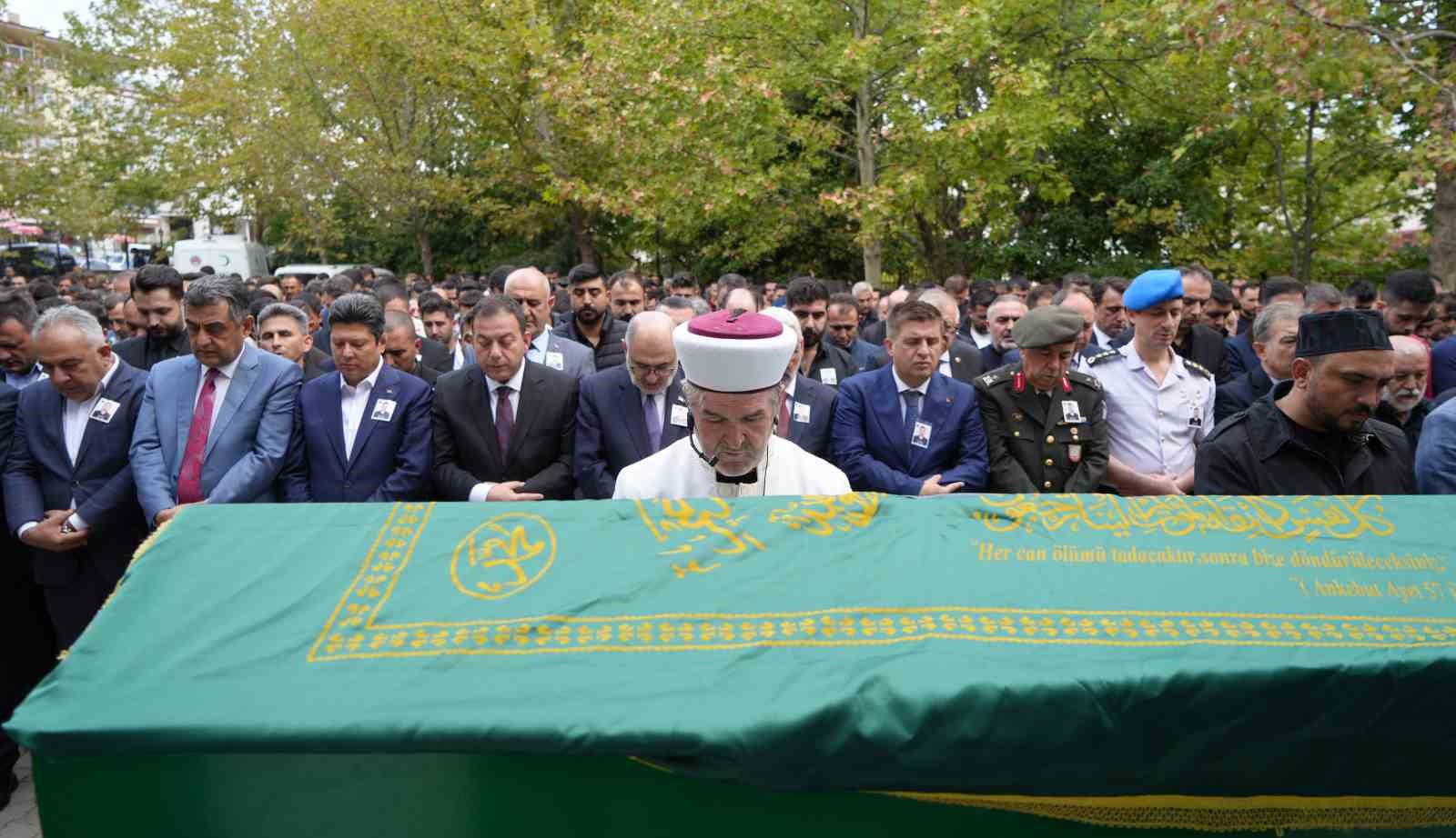 mke-deki-is-kazasinda-hayatini-kaybeden-isci-son-yolculuguna-ugurlandi